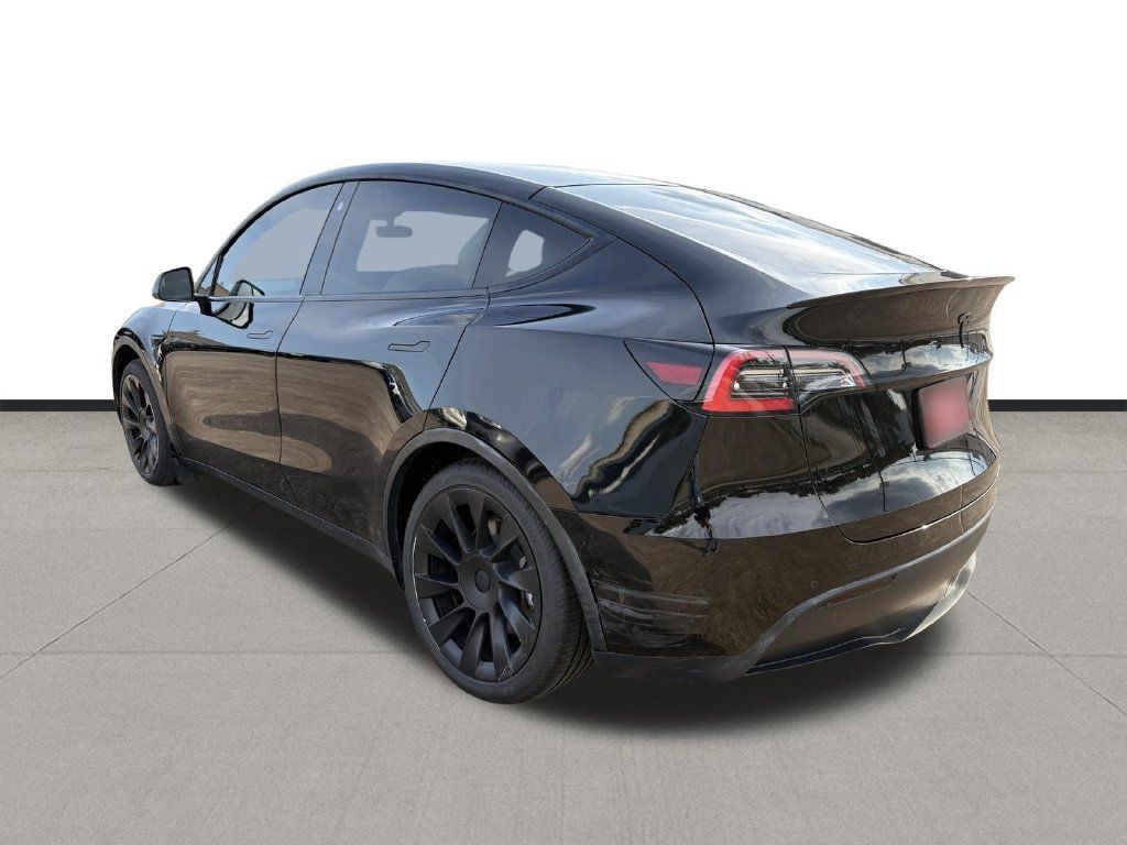 Used 2021 Tesla Model Y 2WD image 3