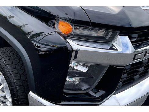 Used 2021 Chevrolet Silverado 2500 LT AWD/4WD image 26