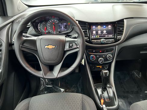 Used 2020 Chevrolet Trax LS image 16