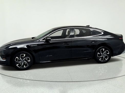 Used 2024 Hyundai Sonata SEL FWD image 2