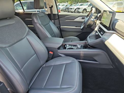 Certified 2025 Ford Explorer Active w/ Active Comfort Package RWD image 12