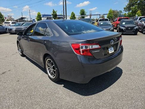 Used 2014 Toyota Camry SE FWD image 3