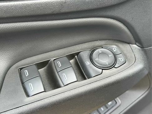 Used 2020 Chevrolet Equinox Premier FWD image 15