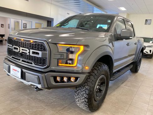 Used 2018 Ford F150 Raptor w/ Equipment Group 802A Luxury image 4