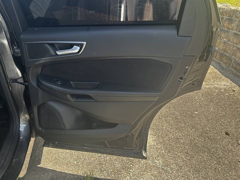 Used 2016 Ford Edge SE AWD/4WD image 28