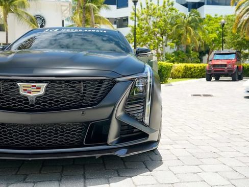 Used 2025 Cadillac CT5 V Blackwing w/ Carbon Fiber 2 Package RWD image 8