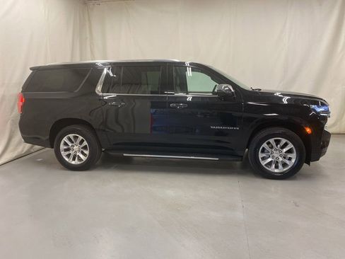 Used 2024 Chevrolet Suburban Premier image 9