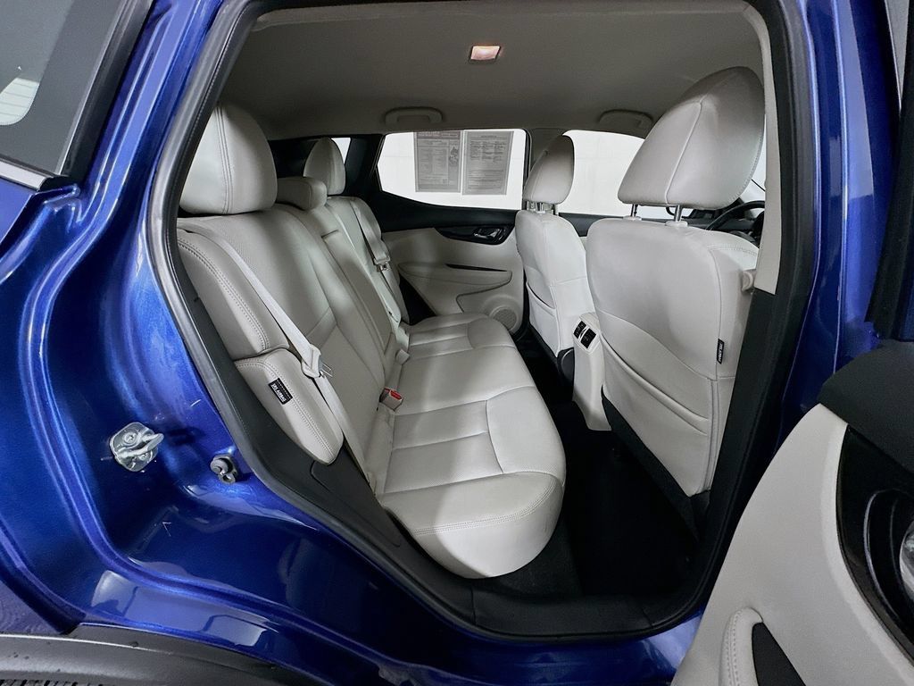 Certified 2021 Nissan Rogue Sport SL FWD image 37