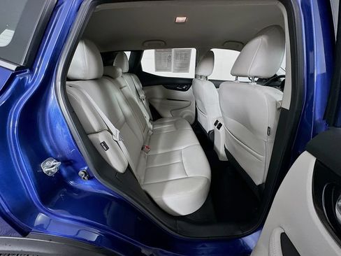 Used 2021 Nissan Rogue Sport SL FWD image 37