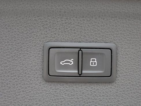 Used 2018 Audi Q5 2.0T Premium Plus w/ Premium Plus Package image 9