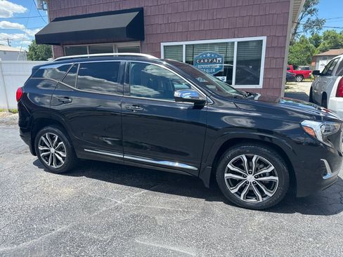Used 2018 GMC Terrain Denali w/ Advanced Safety Package FWD image 6