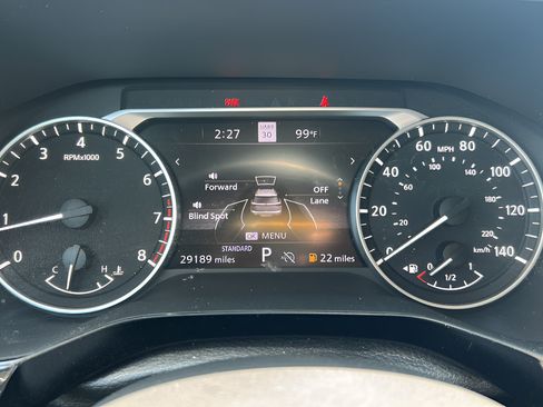 Used 2025 Nissan Pathfinder SL FWD image 26