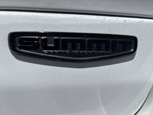 Used 2024 Jeep Grand Cherokee Summit AWD/4WD image 24