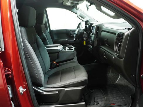 Used 2020 Chevrolet Silverado 1500 Custom w/ Custom Value Package AWD/4WD image 12