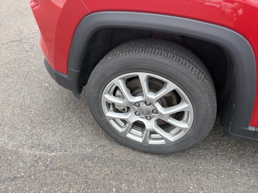 Used 2023 Jeep Compass Latitude AWD/4WD image 29
