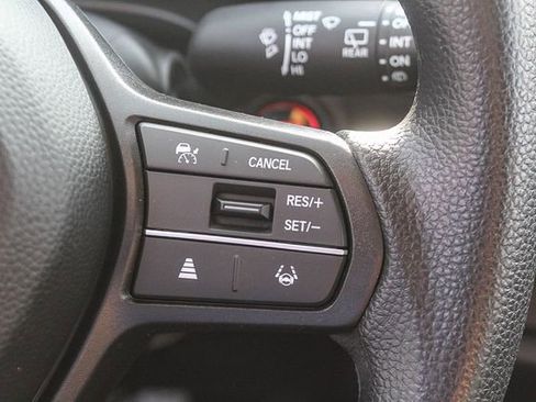 Used 2024 Honda HR-V LX image 31