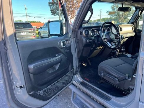 Used 2020 Jeep Gladiator Sport w/ Quick Order Package 24S AWD/4WD image 4