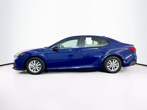 Used 2025 Toyota Camry LE image 4
