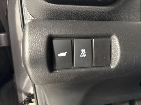 Used 2025 Honda Pilot Touring image 18
