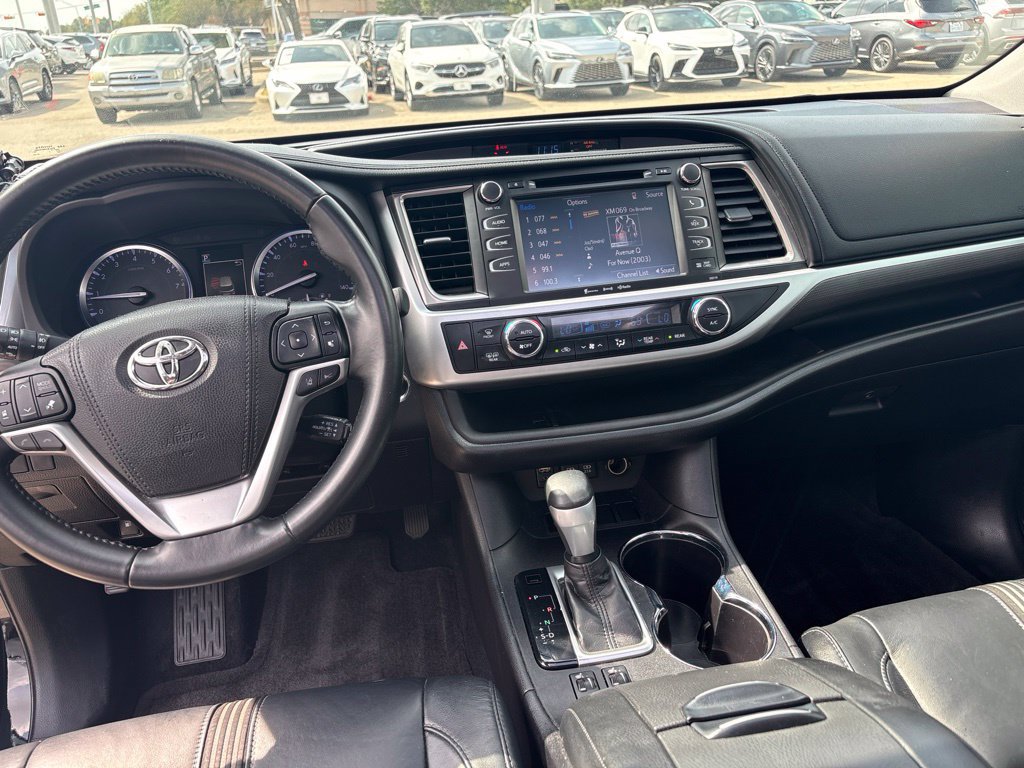 Used 2018 Toyota Highlander SE FWD image 17