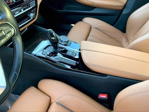 Used 2017 BMW 540i xDrive image 16