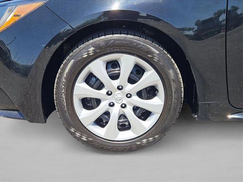 Used 2024 Toyota Corolla LE FWD image 28