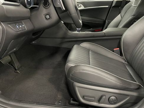 New 2026 Genesis G70 2.5T Prestige image 10