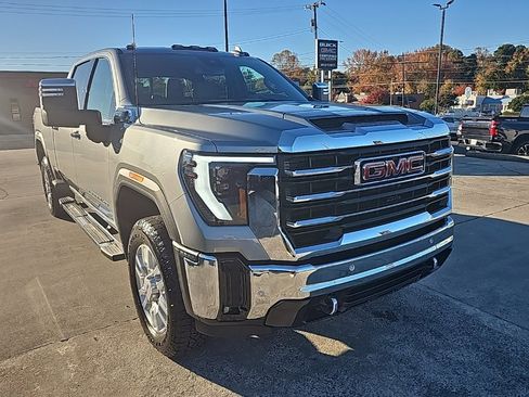 Used 2024 GMC Sierra 2500 SLT w/ SLT Premium Package image 3