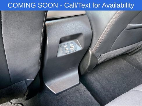 Used 2024 Subaru Crosstrek 2.0i Premium AWD/4WD image 10