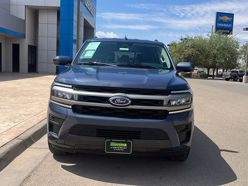 Used 2023 Ford Expedition XLT RWD image 2