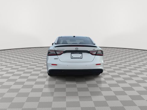 Used 2023 Nissan Maxima SR w/ Sport Mat Group FWD image 7