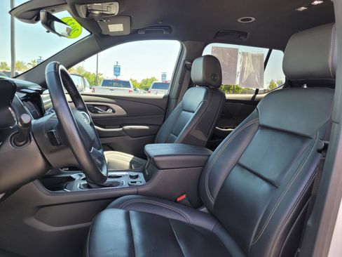 Used 2023 Chevrolet Traverse LT w/ LT Premium Package AWD/4WD image 10