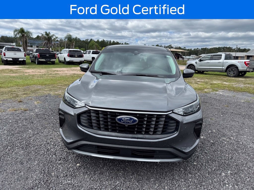 Used 2023 Ford Escape Active w/ Tech Pack #2 FWD image 1
