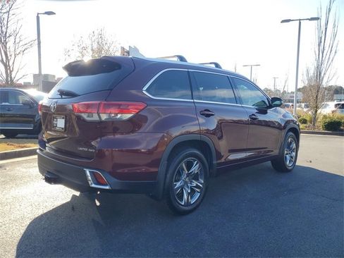 Used 2018 Toyota Highlander Limited Platinum image 4