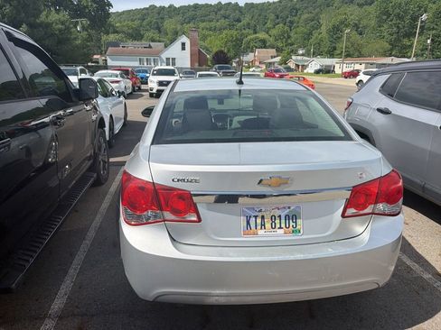 Used 2013 Chevrolet Cruze LS FWD image 5