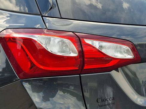 Used 2018 Chevrolet Equinox Premier FWD image 11