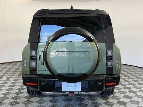 New 2026 Land Rover Defender 130 X-Dynamic SE image 7