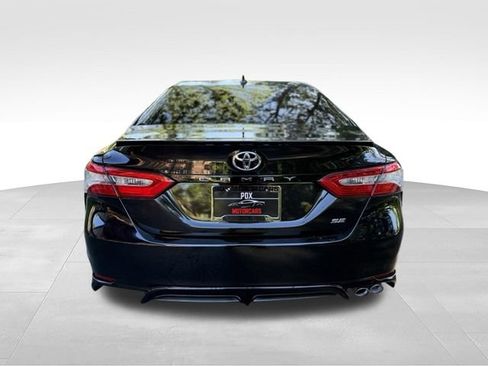 Used 2019 Toyota Camry SE FWD image 4