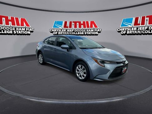 Used 2026 Toyota Corolla LE FWD image 2