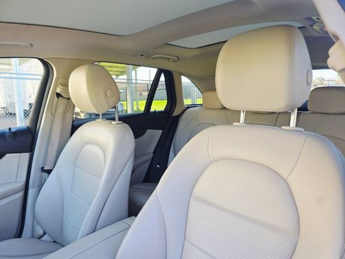 Used 2017 Mercedes-Benz GLC 300 4MATIC image 14