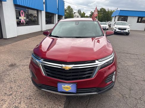 Used 2024 Chevrolet Equinox LT image 3