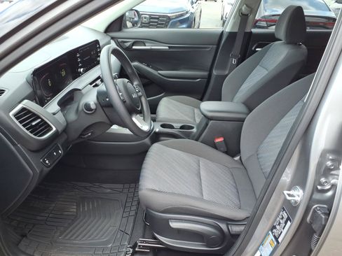 Used 2026 Kia Seltos LX AWD/4WD image 4