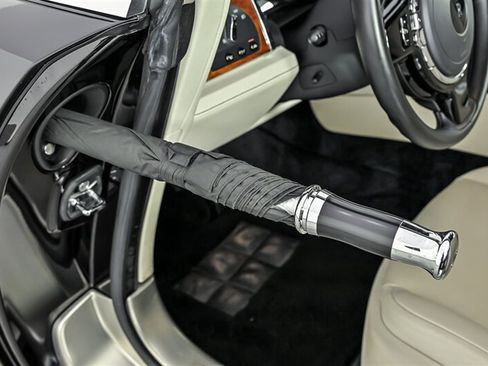 Used 2015 Rolls-Royce Wraith RWD image 16