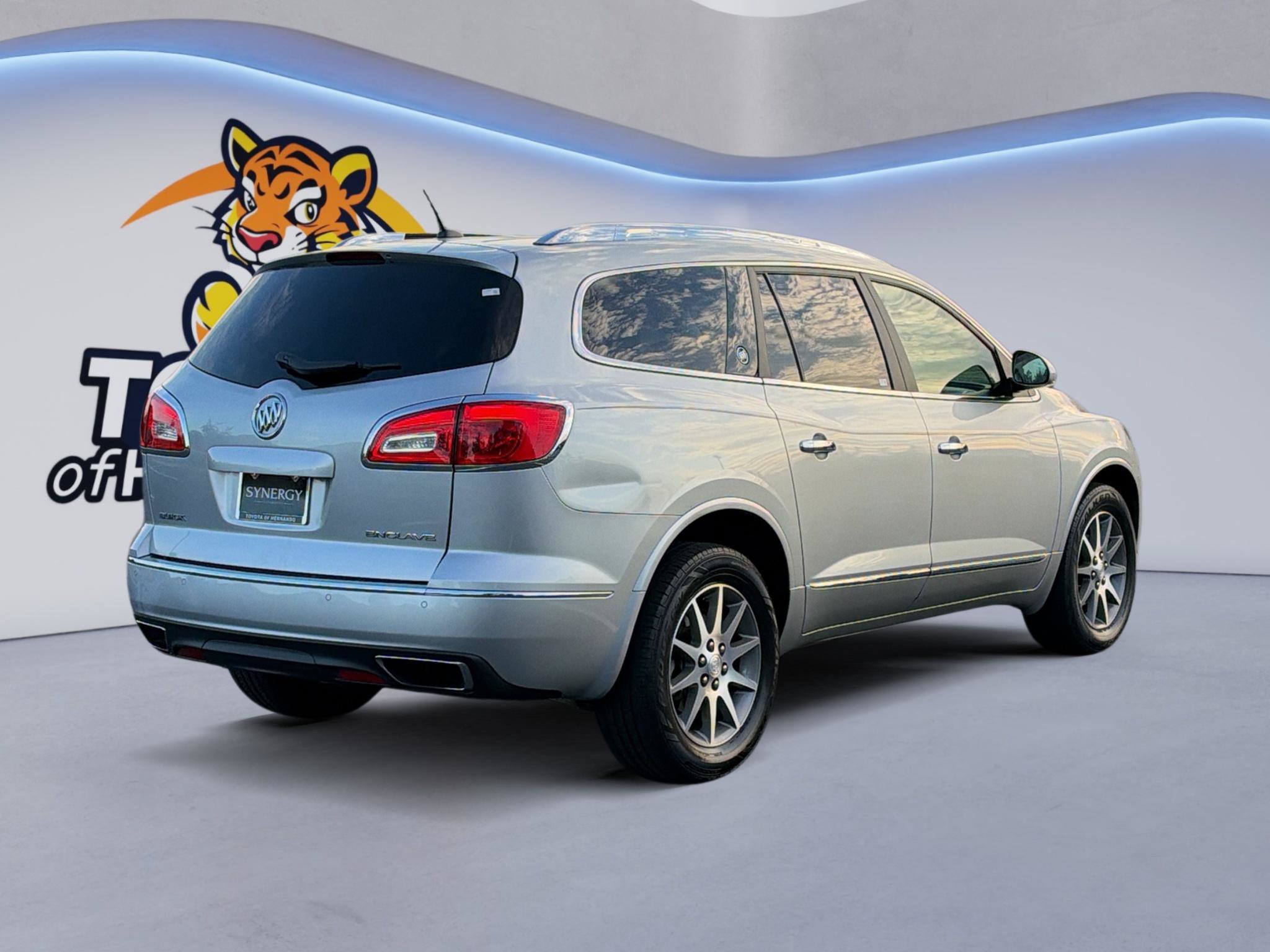 Used 2015 Buick Enclave Leather FWD image 6