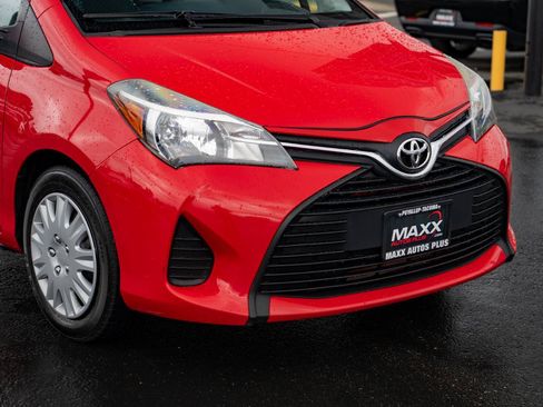 Used 2015 Toyota Yaris L FWD image 7