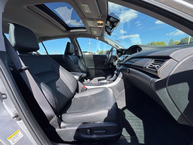 Used 2014 Honda Accord Touring image 12