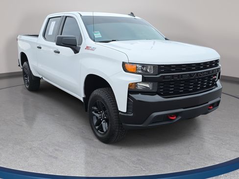 Used 2021 Chevrolet Silverado 1500 Custom Trail Boss w/ LPO, Dark Essentials Package image 3