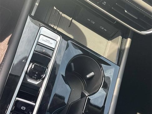 Used 2025 Volkswagen Atlas SE FWD image 23