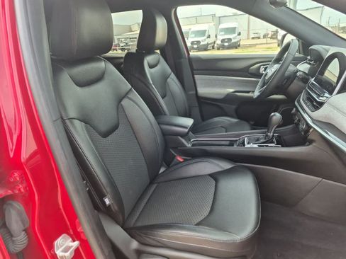 Used 2024 Jeep Compass Latitude AWD/4WD image 26
