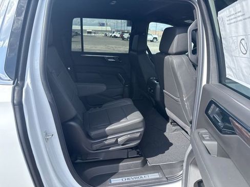 New 2026 Chevrolet Suburban LT w/ Comfort Package AWD/4WD image 14